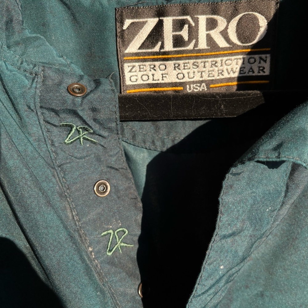 Zero Restriction Lightweight Pullover Windbreaker… - image 2